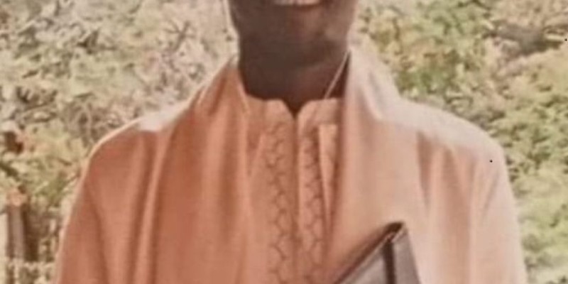 Actions citoyennes de Mouhamadou Diallo natif de Ndiambor: Des moquettes neuves à la mosquée et un soutien au Pastef