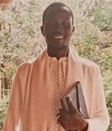 Actions citoyennes de Mouhamadou Diallo natif de Ndiambor: Des moquettes neuves à la mosquée et un soutien au Pastef